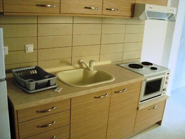 Tsitsirikos Studios Apartment Toroni