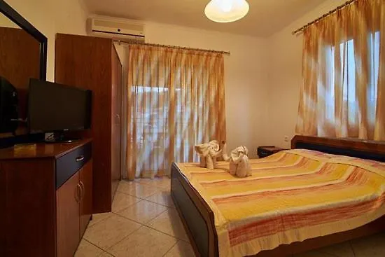 Tsitsirikos Studios Apartment Toroni