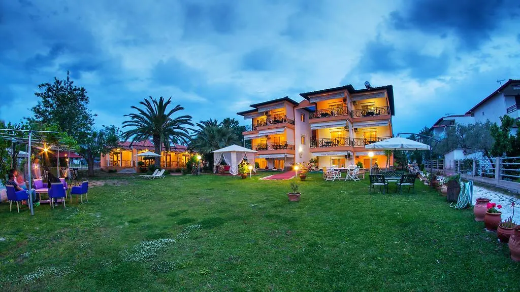 Tsitsirikos Studios Apartment Toroni